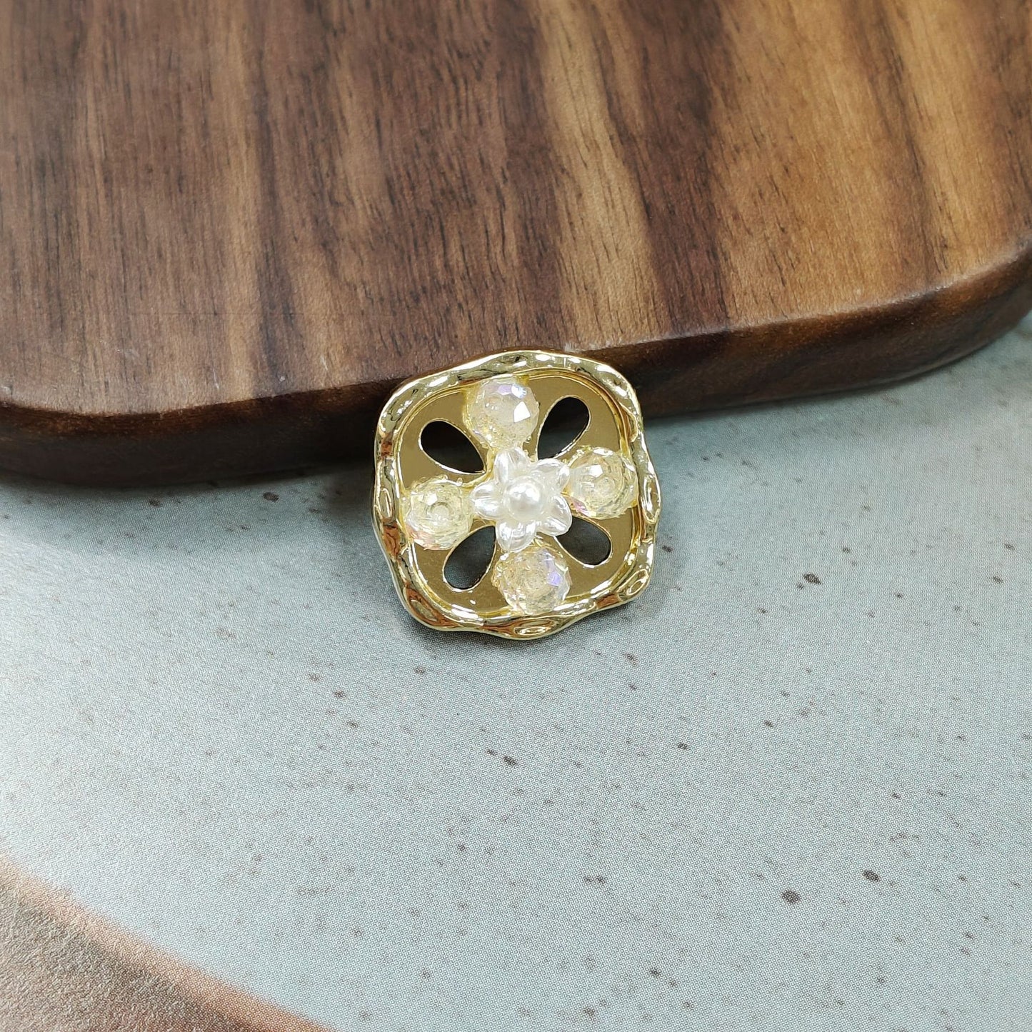 厂家直销精致高级百搭镂空设计圆珠多色多元素发卡头饰金属装饰扣