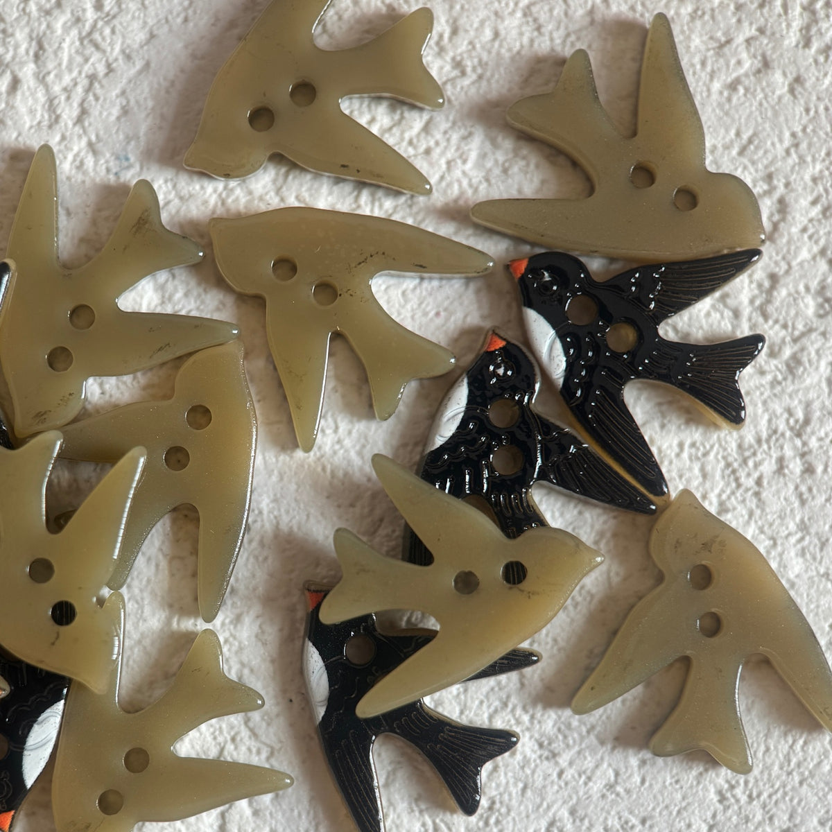 Bunli - DIY 10 Pack Tricolor Swallow-Shaped Button