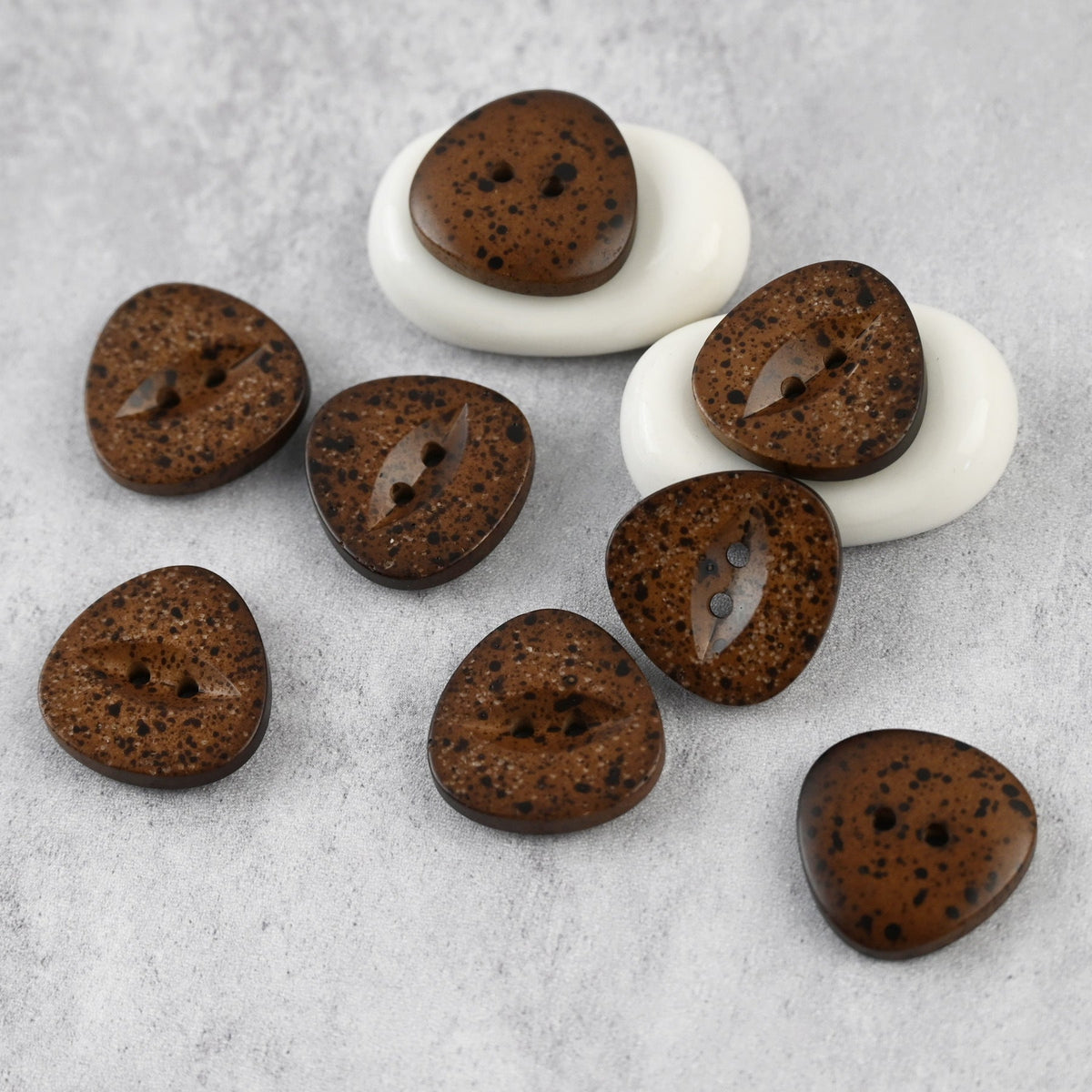 Bunli - DIY 10 Pack Mottled Pebble Two-Hole Button