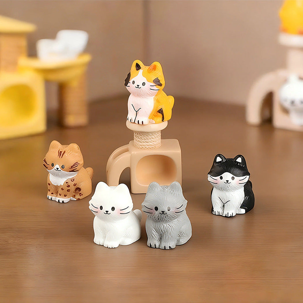 Cat Coat Micro Landscape Figurine, product view 1