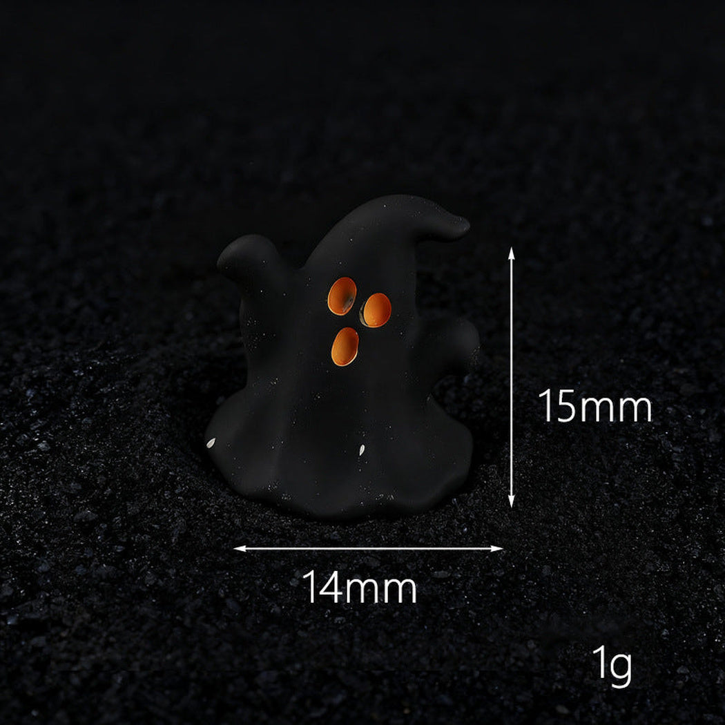 WaveBlackS Halloween Black and White Ghost Figurine, single variant view