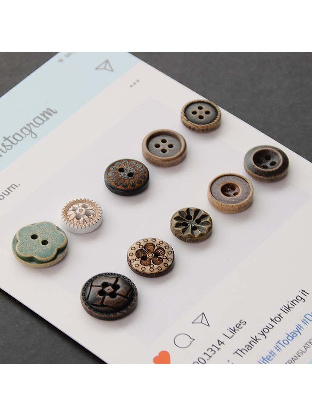 Bunli - DIY 10 Pack Vintage Style Four-Hole Buttons
