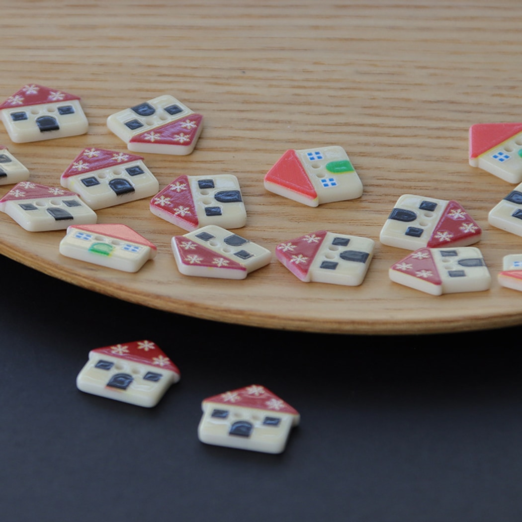 Bunli - DIY 10 Pack House Shape Two Hole Buttons