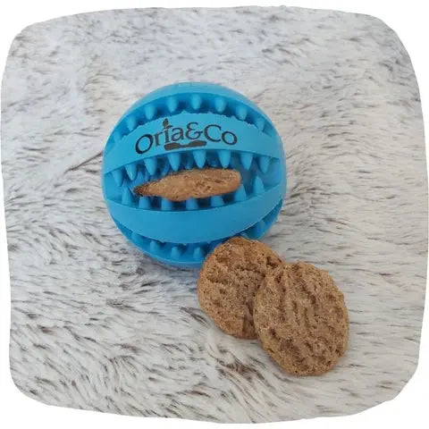 Balle à friandises pour chien Oria & Co fourrée avec des biscuits
