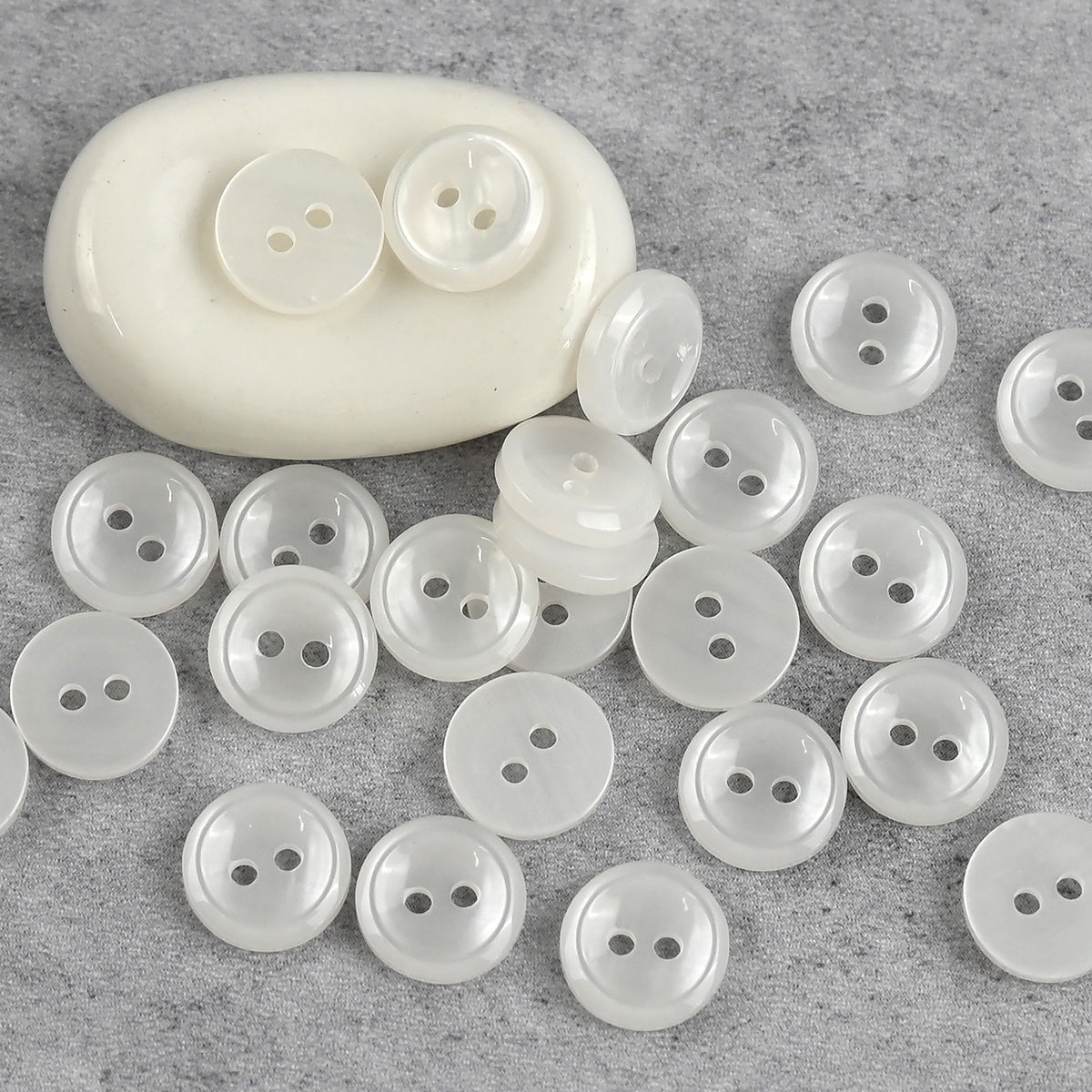 Bunli - DIY 10 Pack Glossy Round Two Hole Button