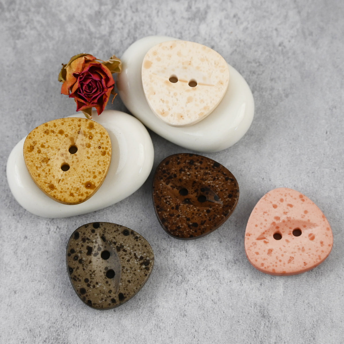Bunli - DIY 10 Pack Mottled Pebble Two-Hole Button