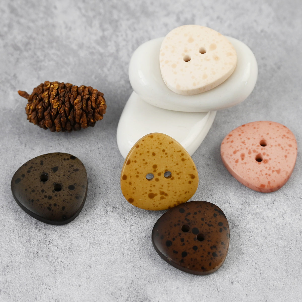 Bunli - DIY 10 Pack Mottled Pebble Two-Hole Button