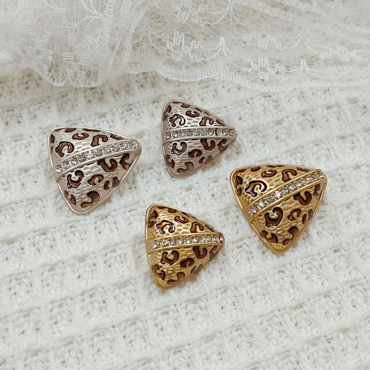 Bunli - DIY 10 Pack Leopard Triangle Accent Button