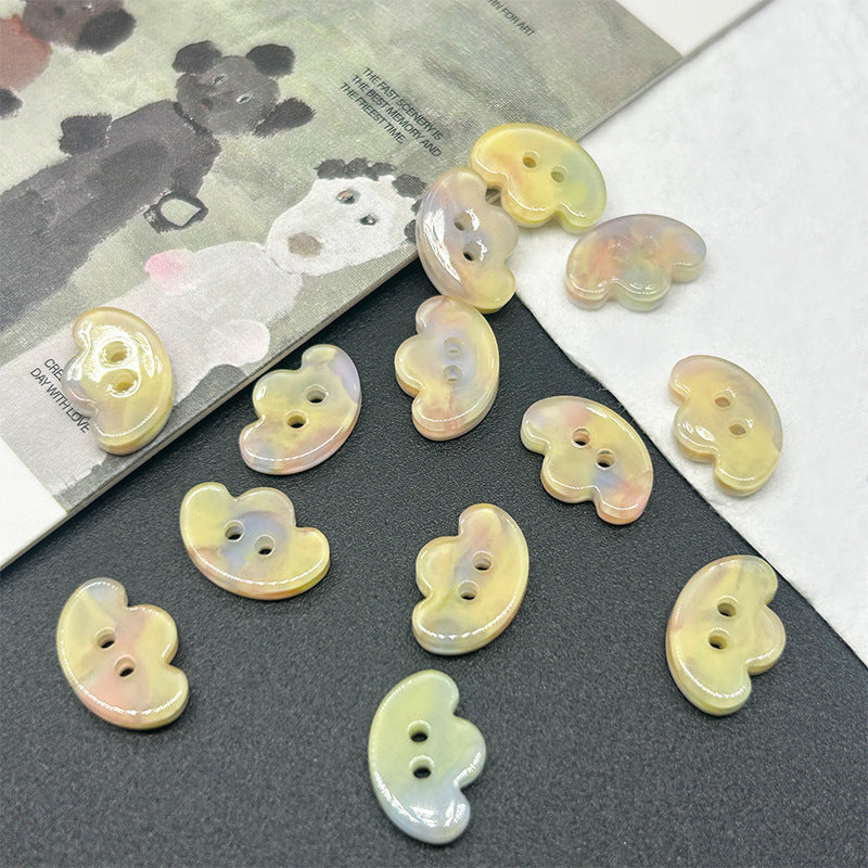 炫彩小鱼蝴蝶元宝云朵星星三角不规则两眼渐变色纽扣童装女装DIY