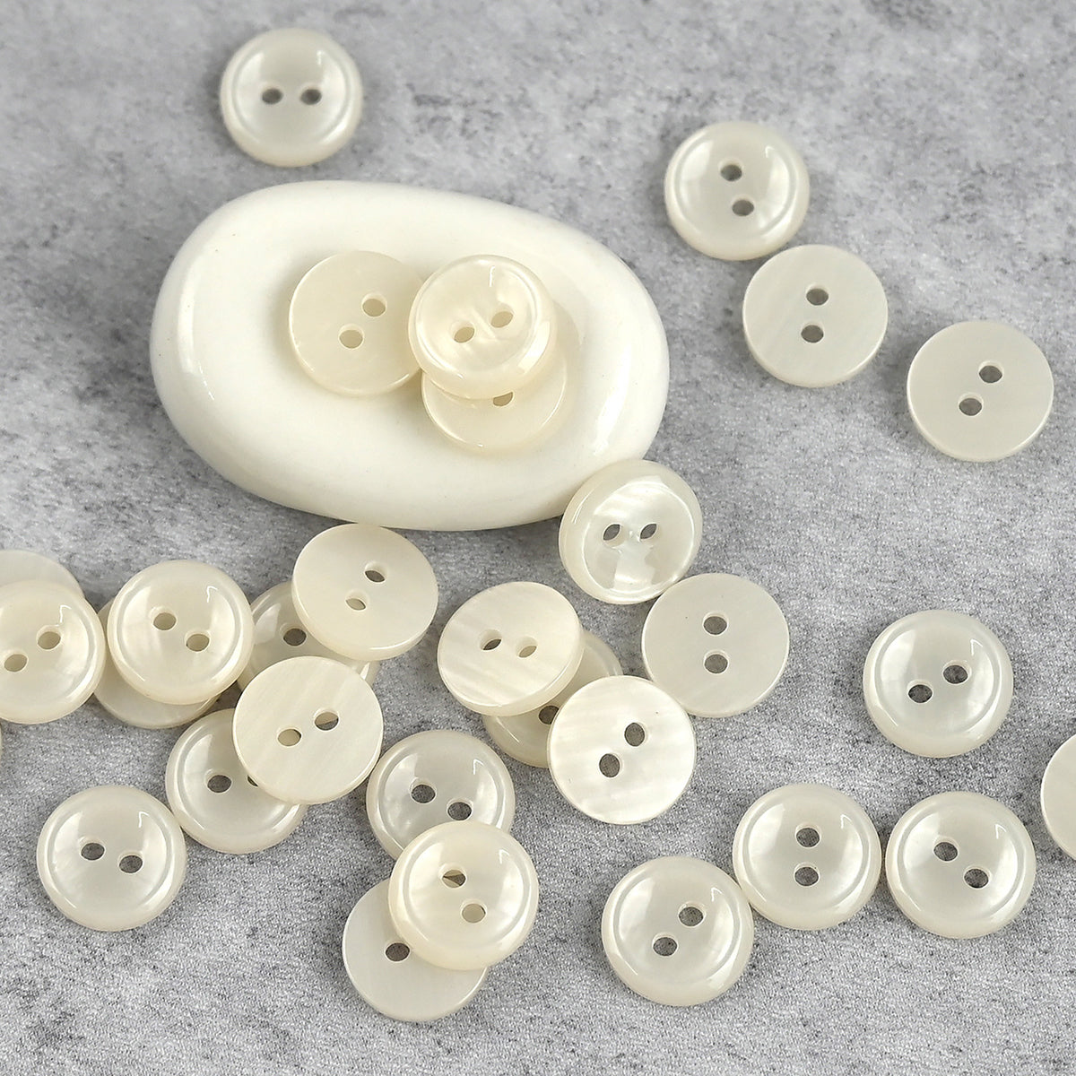 Bunli - DIY 10 Pack Glossy Round Two Hole Button