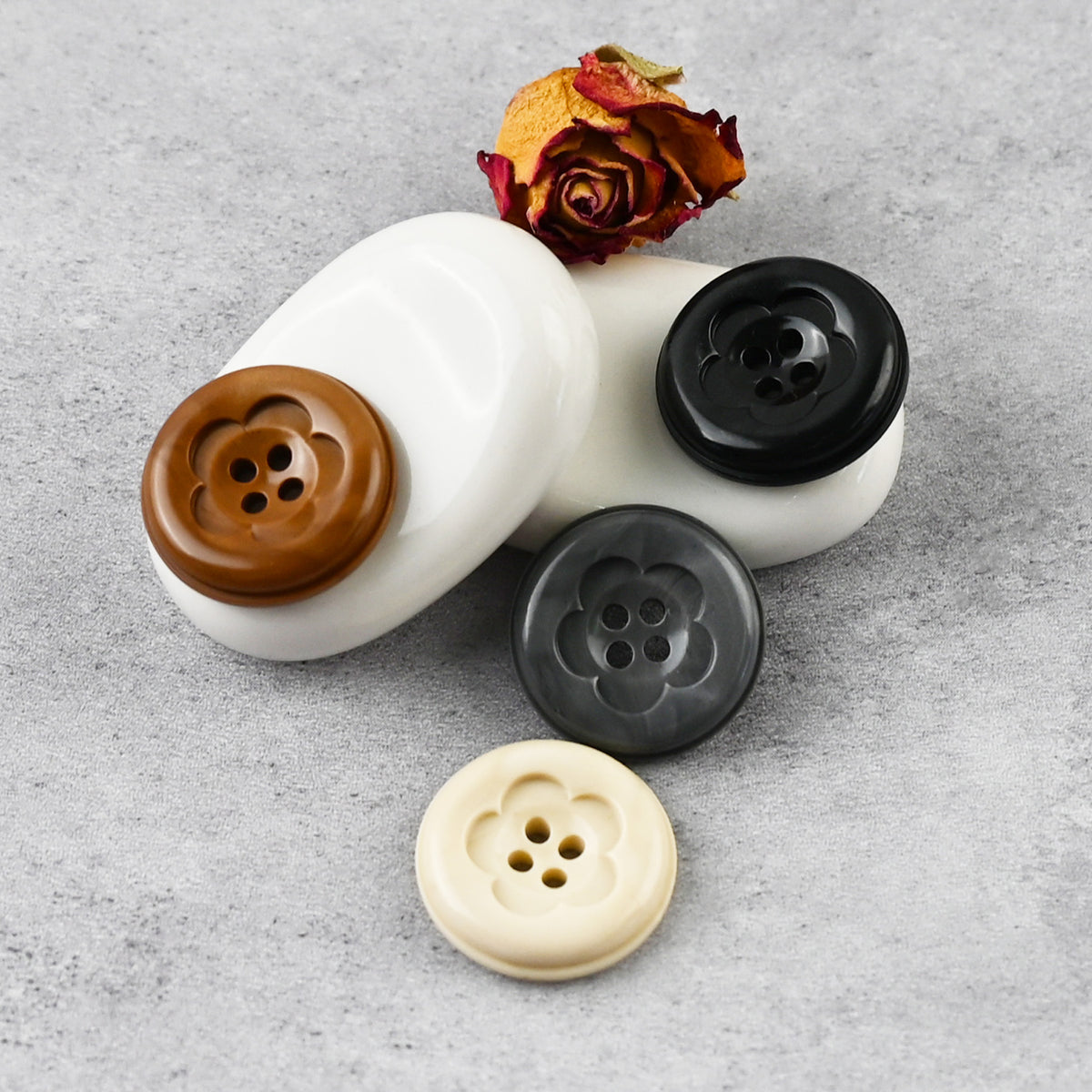 Bunli - DIY 10 Pack Embossed Floral Four-Hole Button
