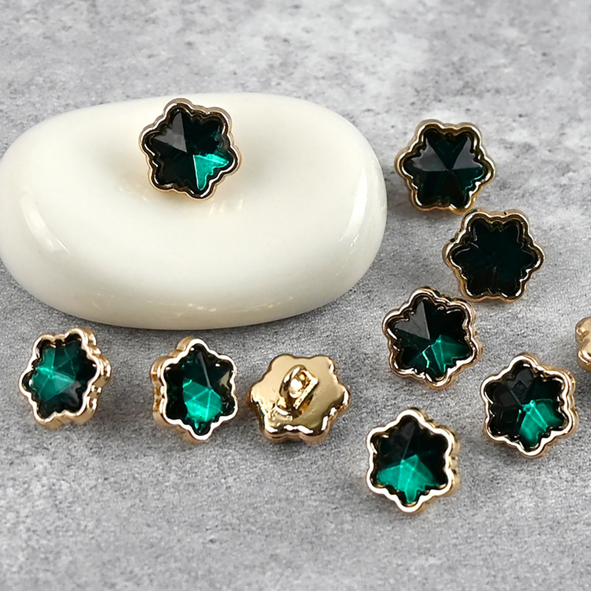 Bunli - DIY 10 Pack Faceted Flower-Shaped Button