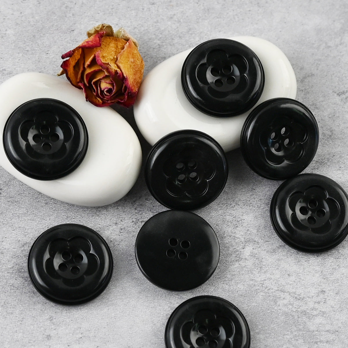 Bunli - DIY 10 Pack Embossed Floral Four-Hole Button