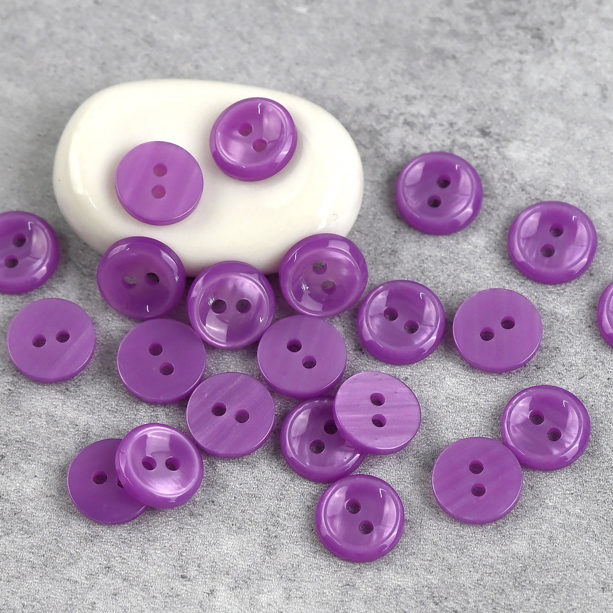Bunli - DIY 10 Pack Glossy Round Two Hole Button