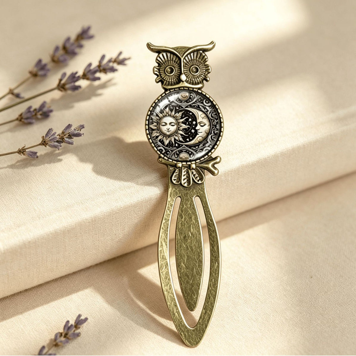 Novellea - Owl-Head Sun-and-Moon-Medallion Bookmark