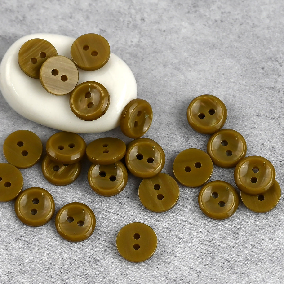 Bunli - DIY 10 Pack Glossy Round Two Hole Button