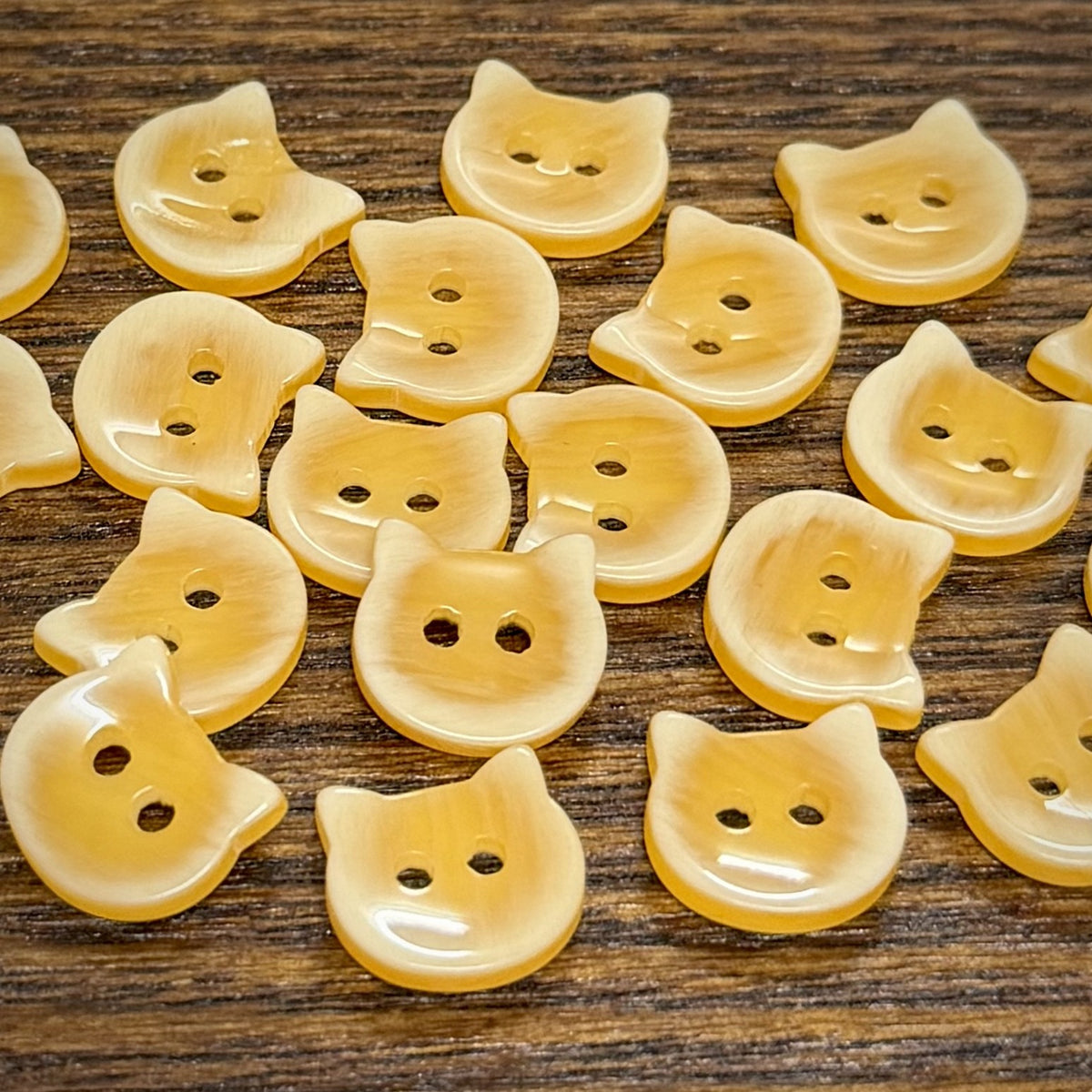 Bunli - DIY 10 Pack Yellow Cat Two-Hole Button