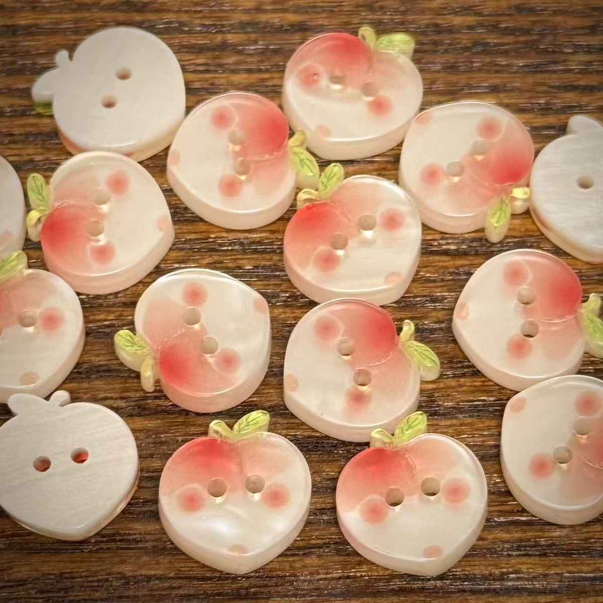 卡通粉色水蜜桃水果纽扣儿童diy手作辅料挂件bjd娃衣发圈装饰扣子