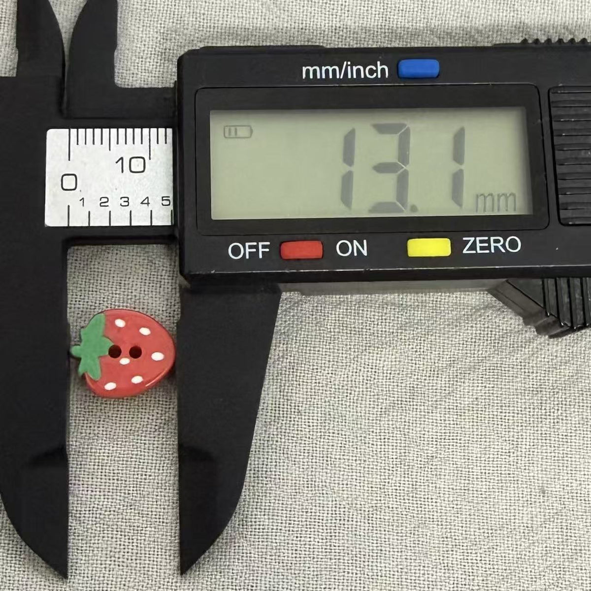 迷你小草莓可爱纽扣diy材料包儿童手工制作材料包装饰品服装辅料