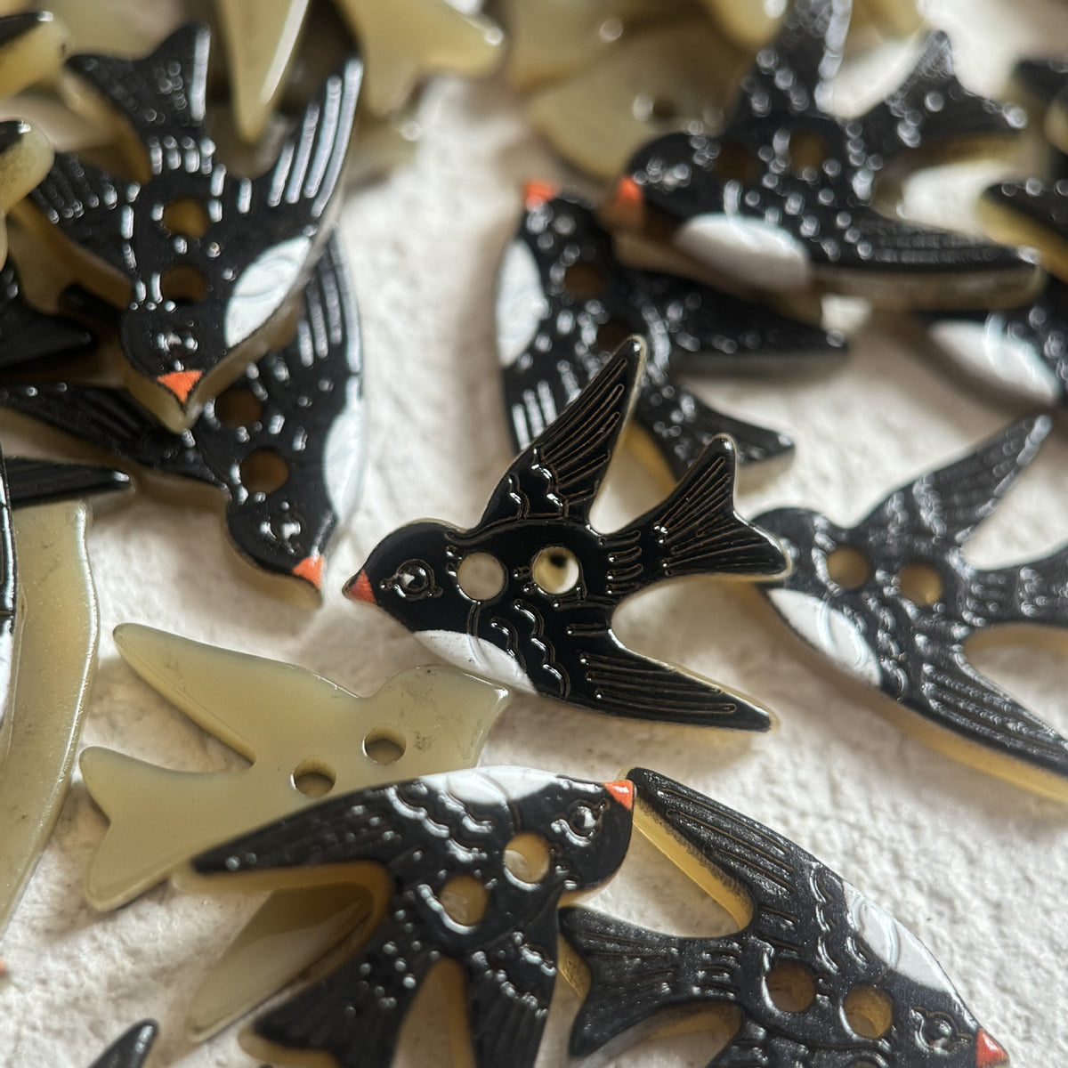 Bunli - DIY 10 Pack Tricolor Swallow-Shaped Button