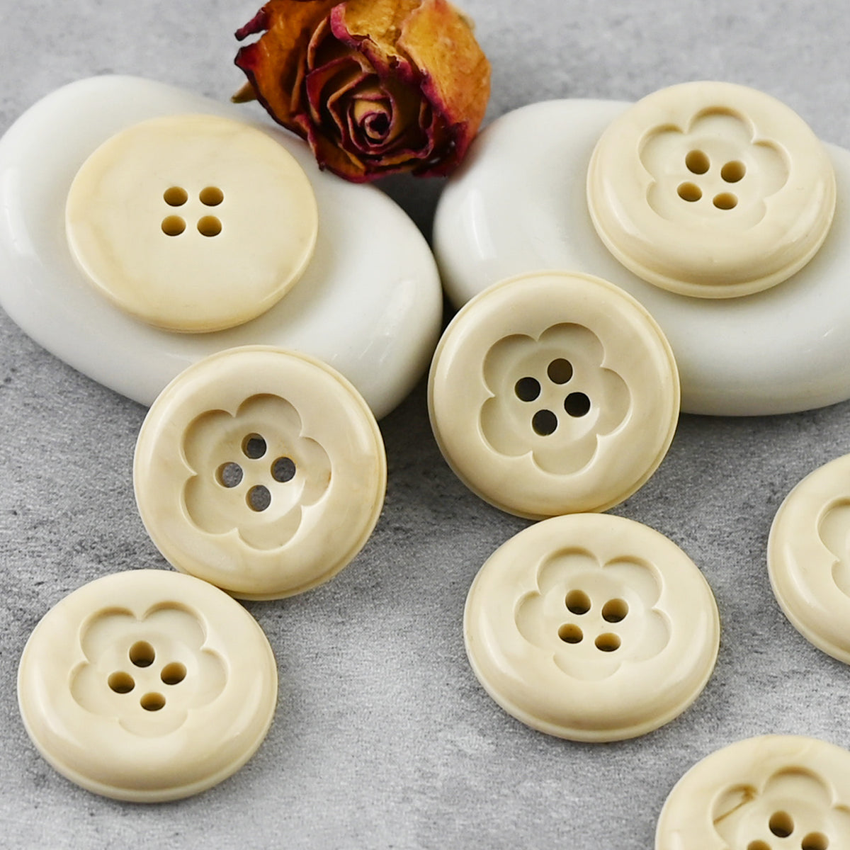 Bunli - DIY 10 Pack Embossed Floral Four-Hole Button