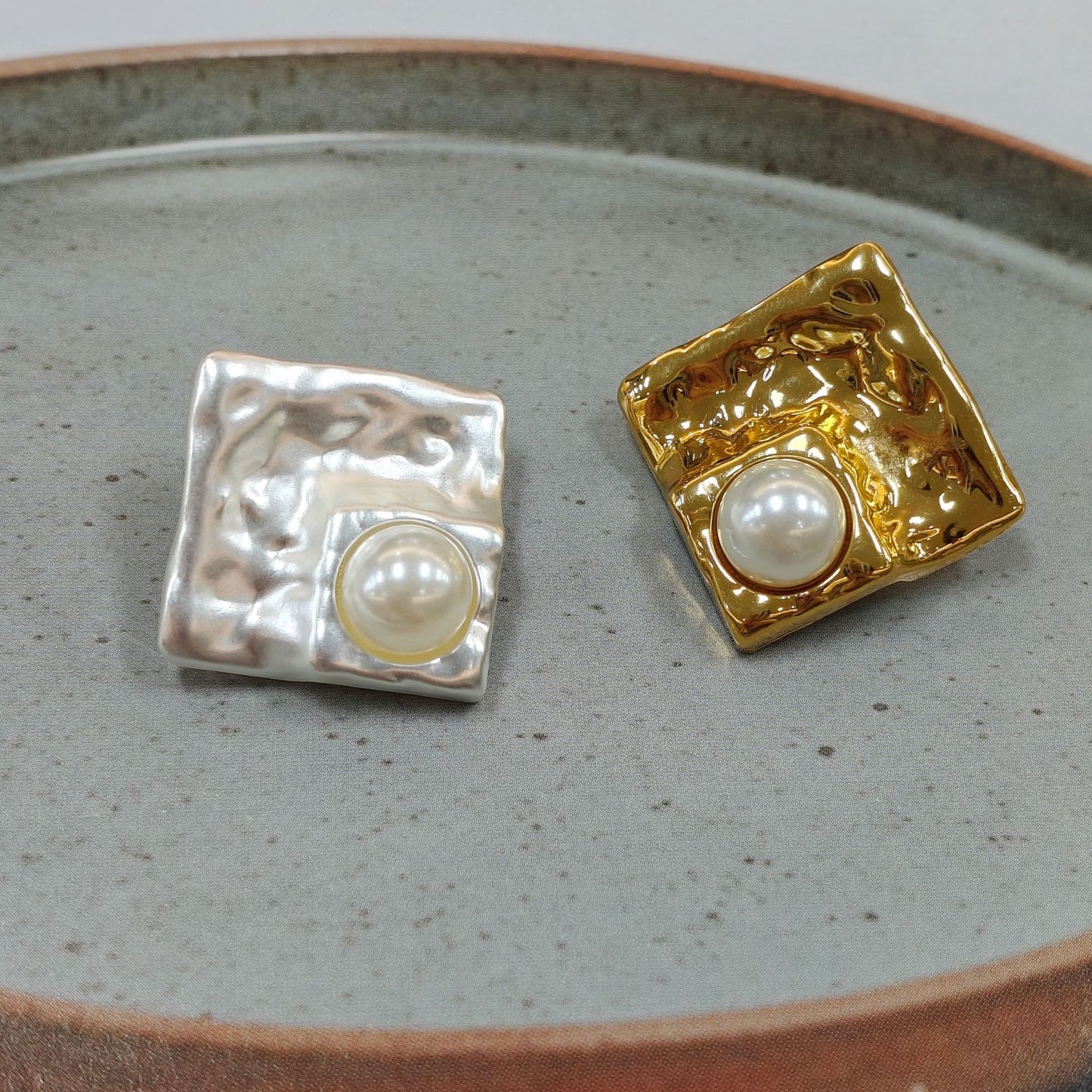 厂家直销精致高级珍珠手缝方形外套大衣毛衣金属双拼针织开衫钮扣