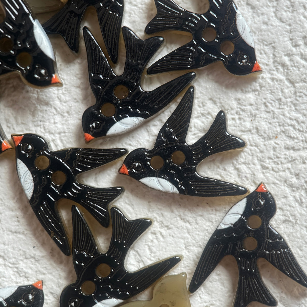 Bunli - DIY 10 Pack Tricolor Swallow-Shaped Button