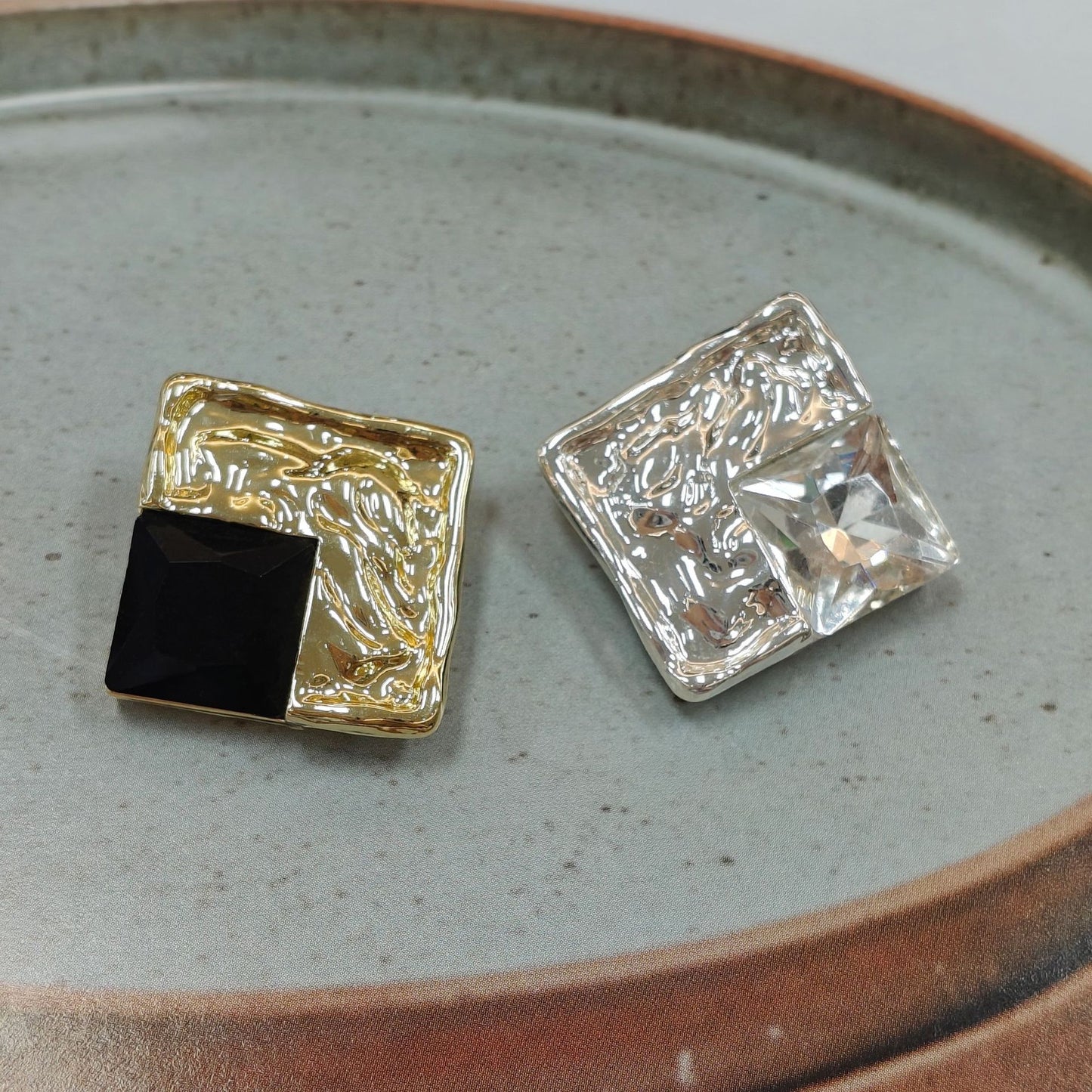 厂家直销精致高级镶钻方形平面外套大衣手缝装饰毛衣开衫针织钮扣