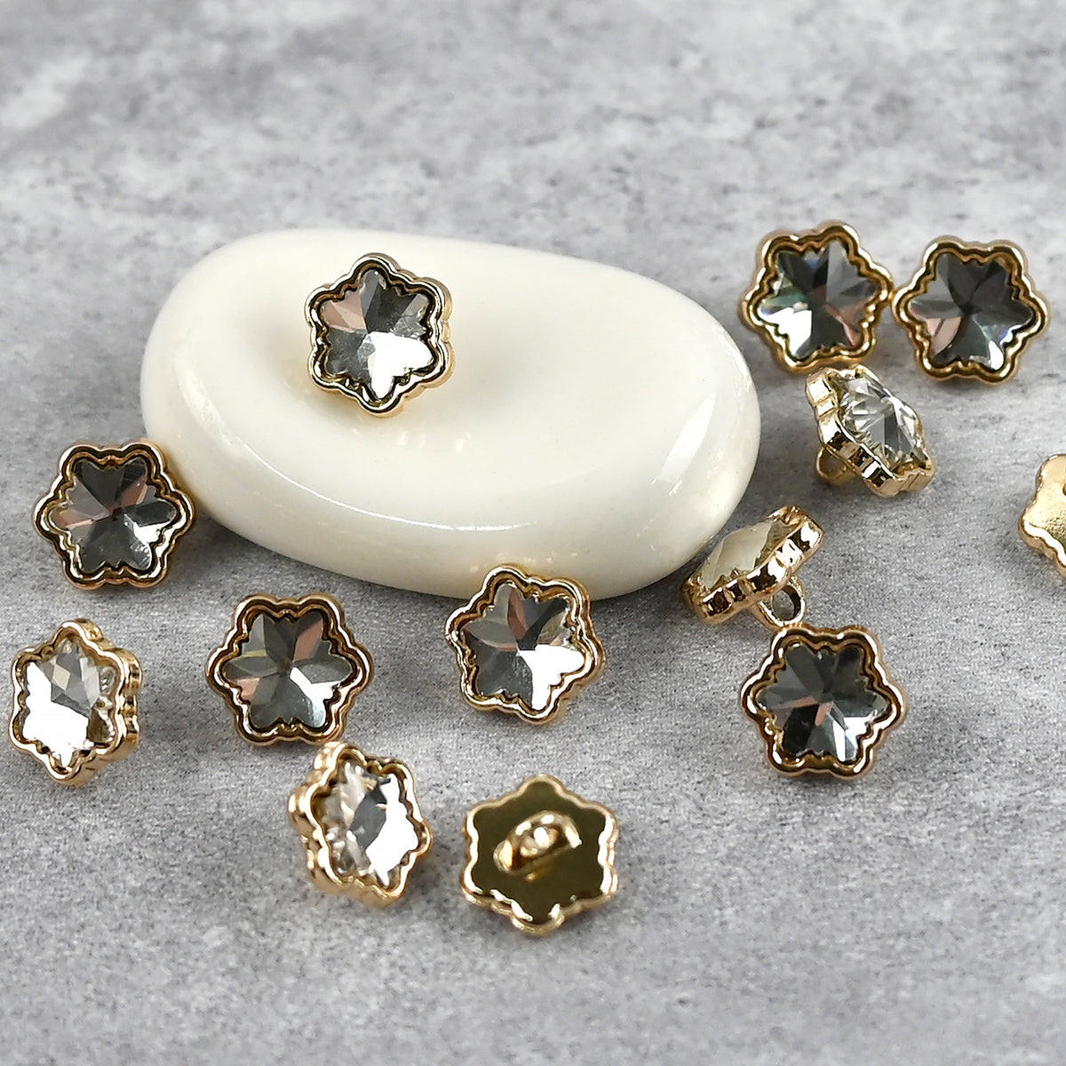 Bunli - DIY 10 Pack Faceted Flower-Shaped Button