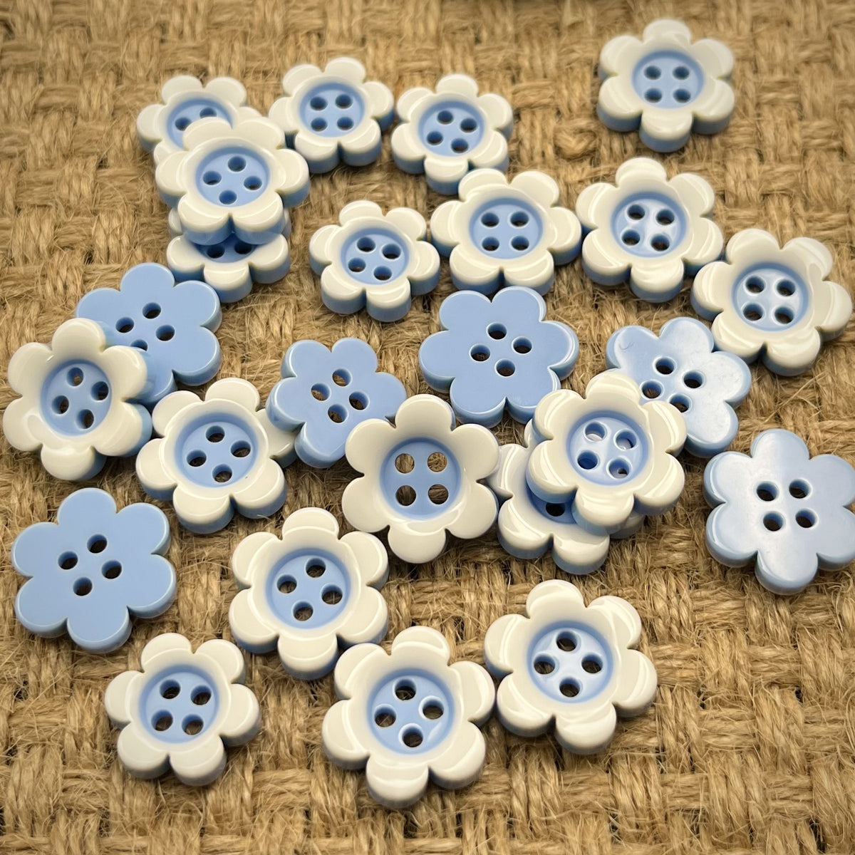 蓝色花朵树脂纽扣宝宝婴儿衣服扣子外套开衫装饰儿童毛衣钮扣配件