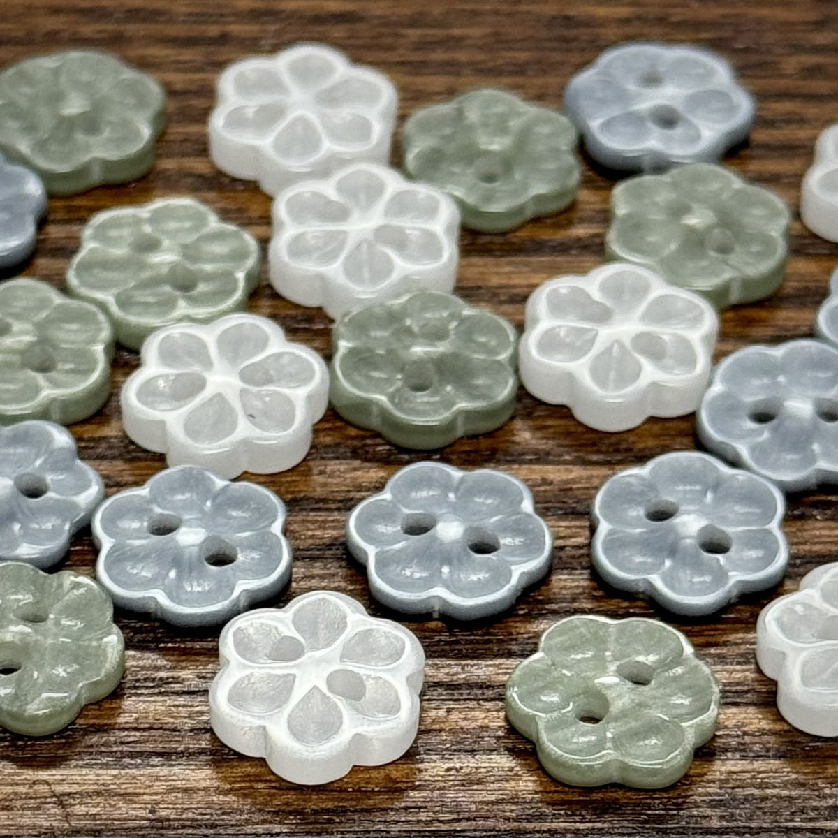 Bunli - DIY 10 Pack Engraved Plum Flower Two-Hole Button