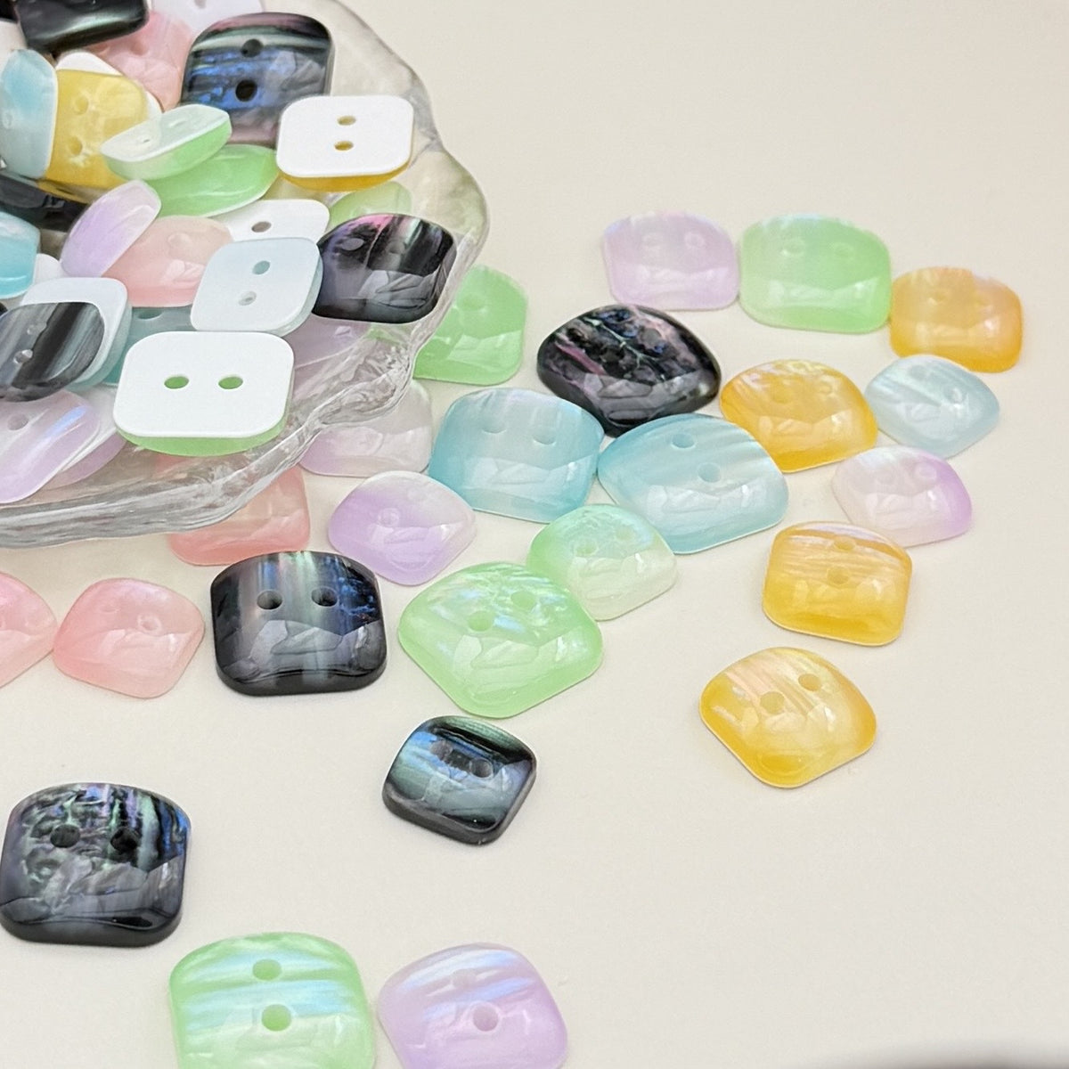 彩色仿贝珠光方形异形纽扣手工DIY衬衫毛衣饰品包包袜子服装辅料