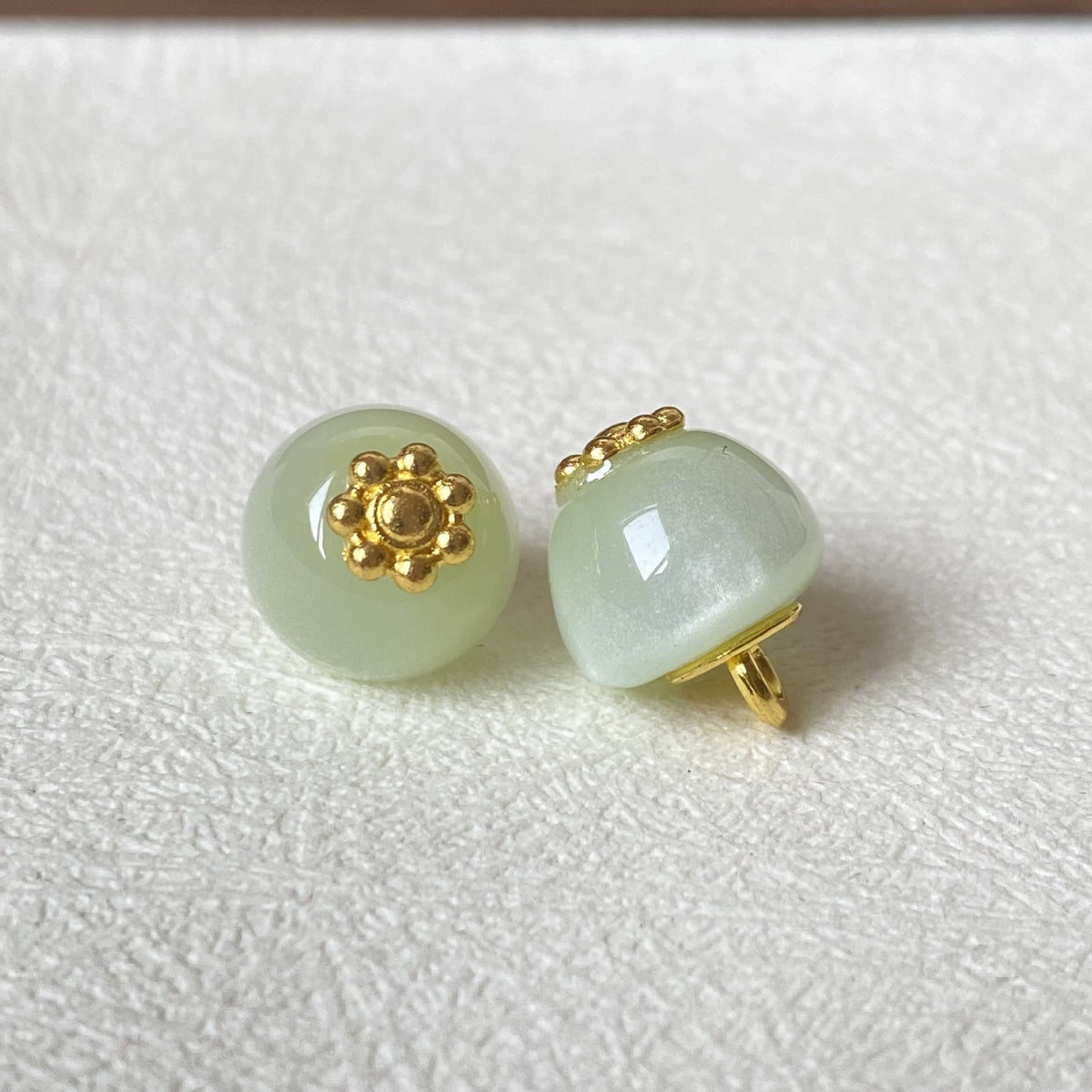 Bunli - DIY 10 Pack Apple-Shaped Floral Shank Button