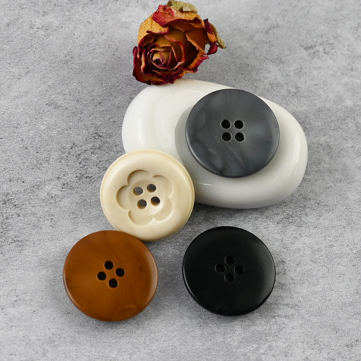 Bunli - DIY 10 Pack Embossed Floral Four-Hole Button