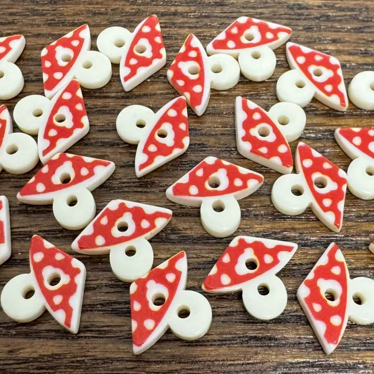 Bunli - DIY 10 Pack Woodland Mushroom Two Hole Button