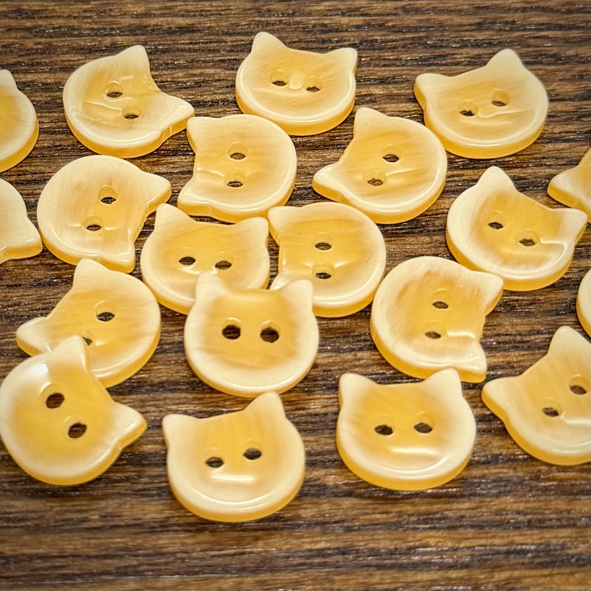 Bunli - DIY 10 Pack Yellow Cat Two-Hole Button