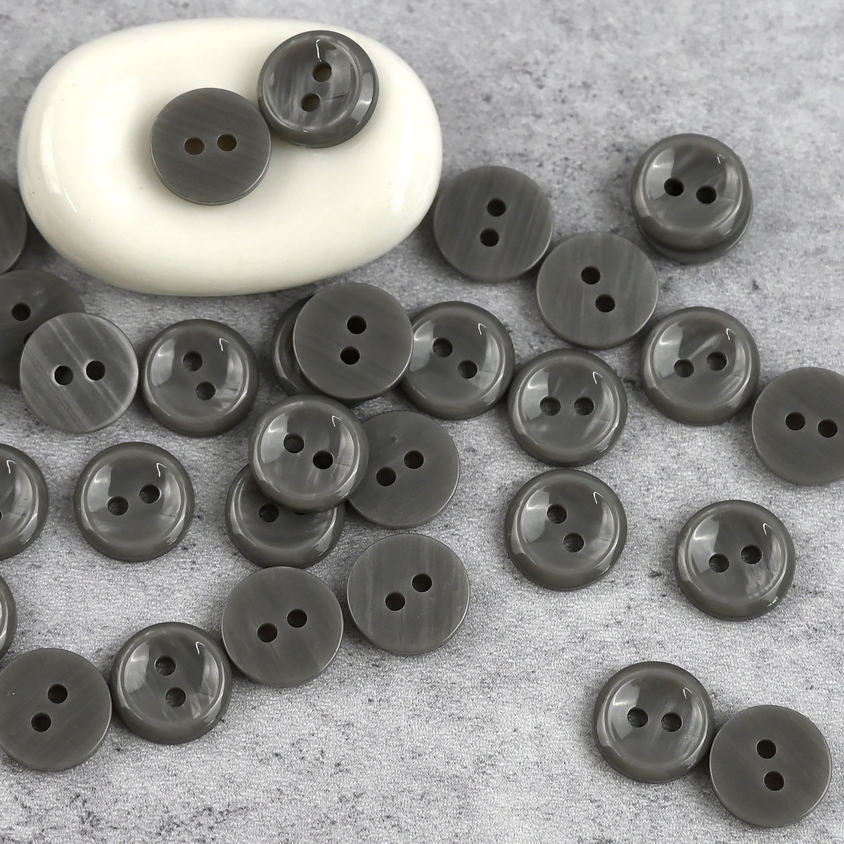 Bunli - DIY 10 Pack Glossy Round Two Hole Button