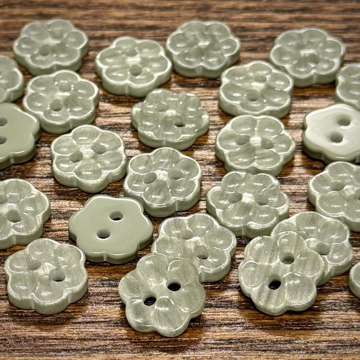 Bunli - DIY 10 Pack Engraved Plum Flower Two-Hole Button