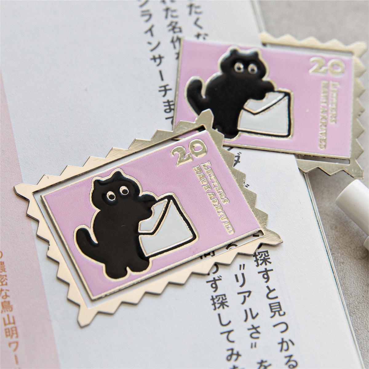 Novellea - Cat-Illustration Stamp-Border Bookmark Clip