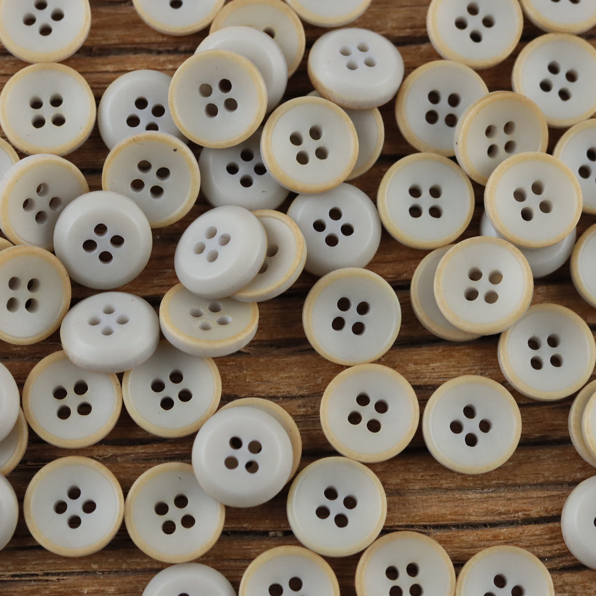 Bunli - DIY 10 Pack Matte Round Four Hole Button
