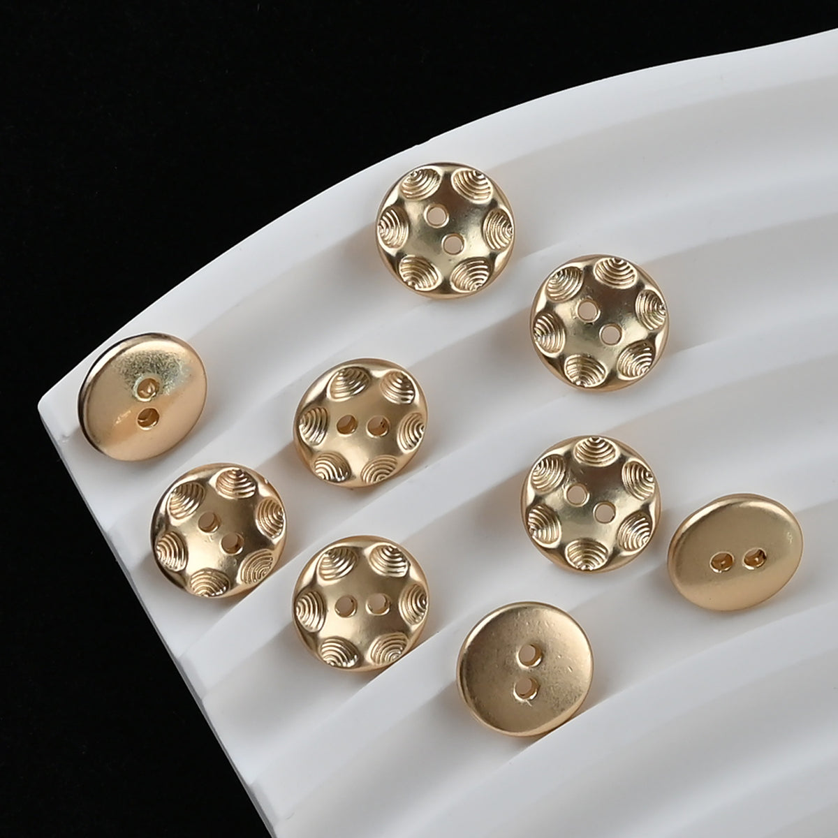 Bunli - DIY 10 Pack Scalloped Ripple Round Button