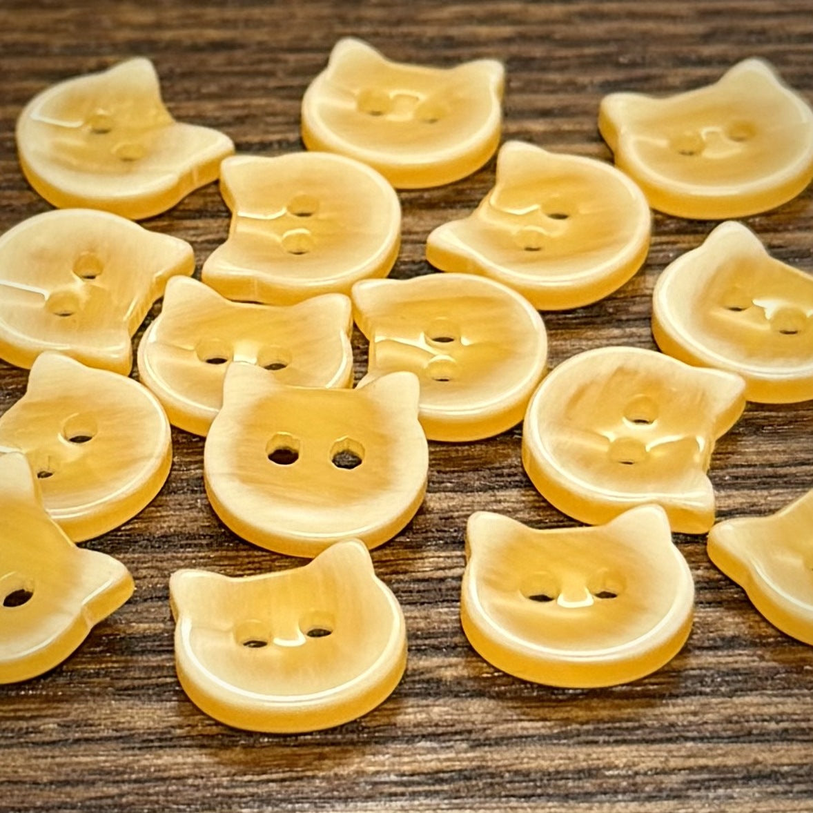 Bunli - DIY 10 Pack Yellow Cat Two-Hole Button
