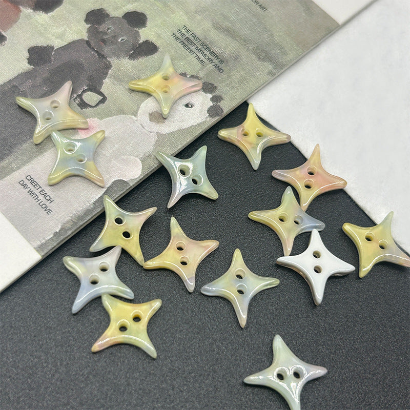 炫彩小鱼蝴蝶元宝云朵星星三角不规则两眼渐变色纽扣童装女装DIY
