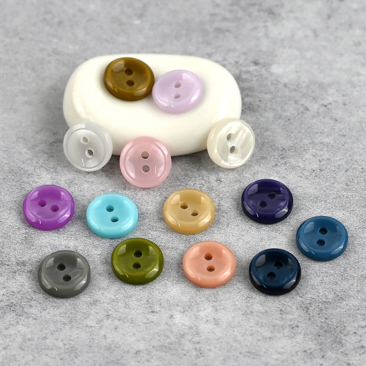 Bunli - DIY 10 Pack Glossy Round Two Hole Button