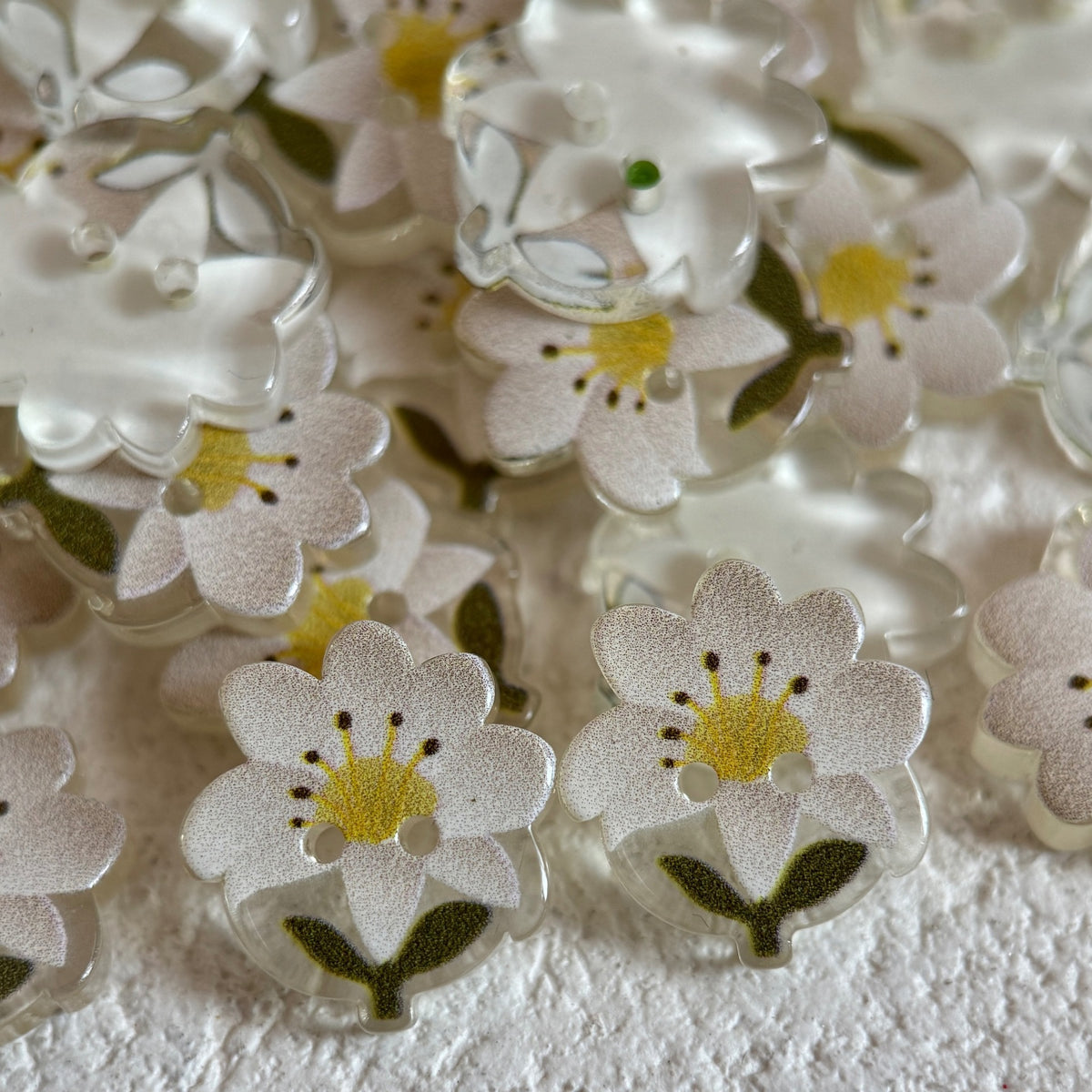 Bunli - DIY 10 Pack Clear Pale-Petal Flower-Shaped Button