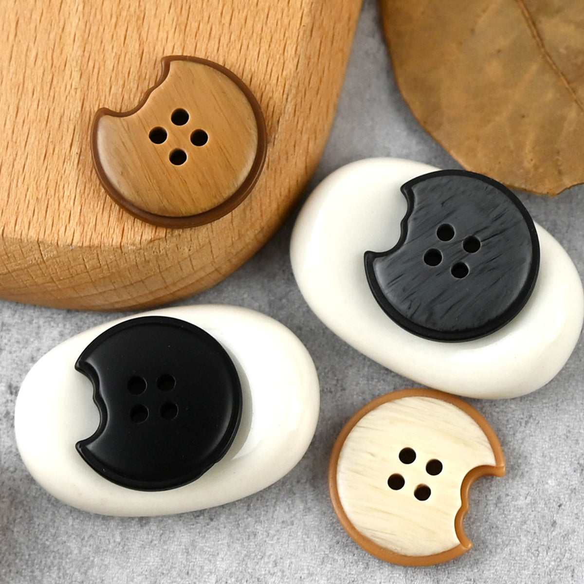 Bunli - DIY 10 Pack Notched Round Four Hole Button