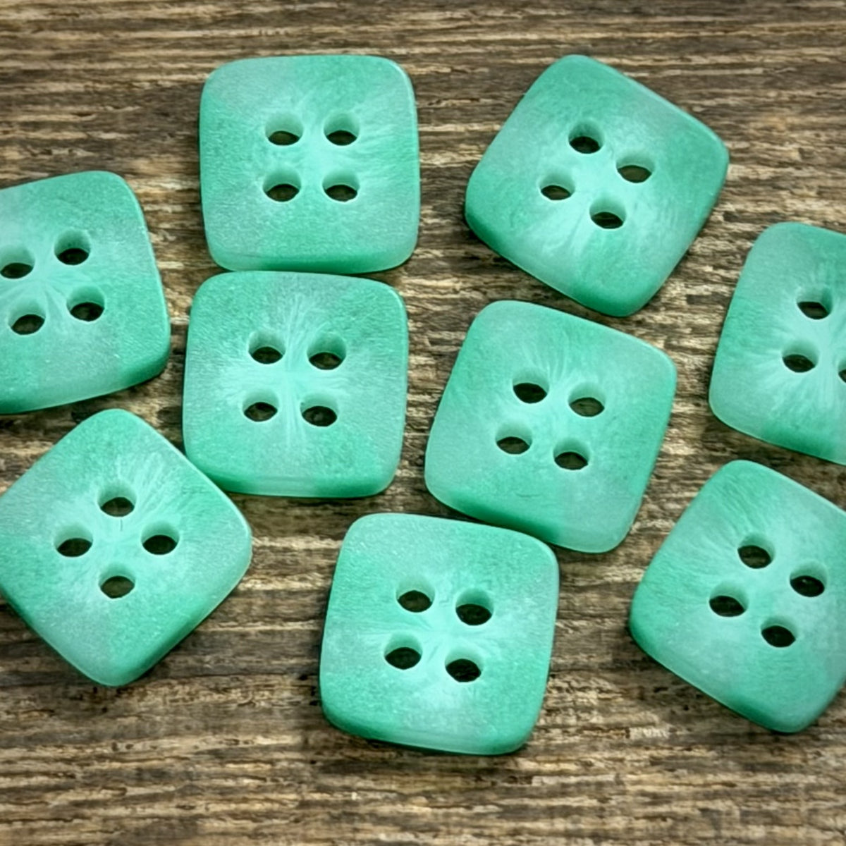 绿色方块花纹异形树脂扣儿童毛衣手工娃衣DIY纽扣衬衫针织衫装饰