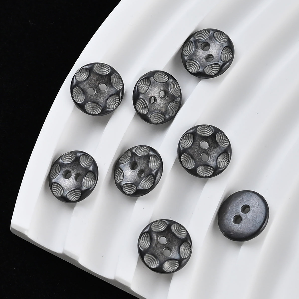 Bunli - DIY 10 Pack Scalloped Ripple Round Button