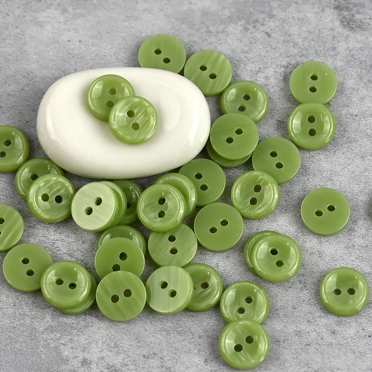 Bunli - DIY 10 Pack Glossy Round Two Hole Button
