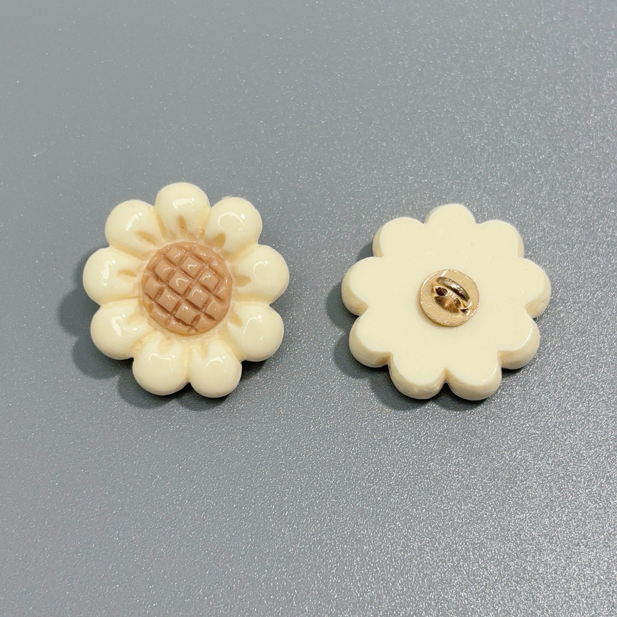 美拉德色系树脂雏菊花朵扣 diy饰品配件手工材料毛衣外套装饰纽扣